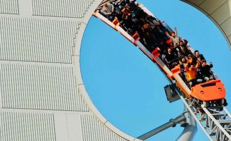 V型反弹的GDP，Λ型暴跌的股市