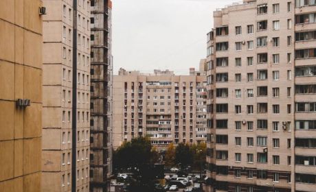 一文读懂房地产税：概念、沪渝实践和影响