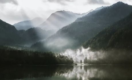 “睁大眼睛设信托” —— 委托人设立境内家族信托不可不关注的几点